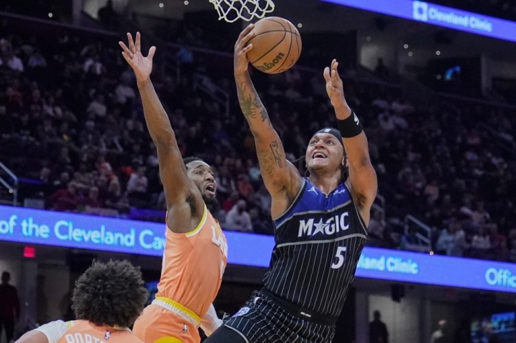 开云体育-周三竞彩篮球强档：骑士战绩判若两人 魔术势头凶猛