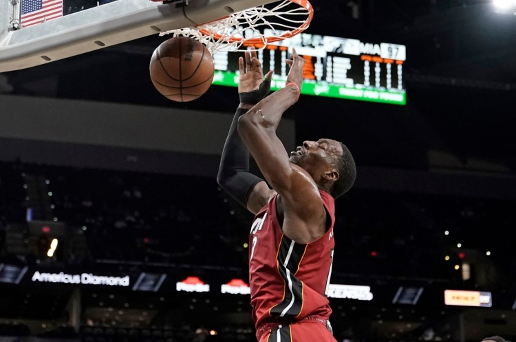 kaiyun-路威：当阿德巴约距离历史如此之近时当然会全力以赴 这无可厚非