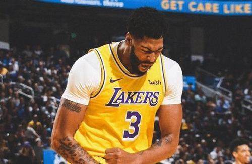 开云官网-末节6中1+失误险些葬送好局 戴维斯仍未完全恢复